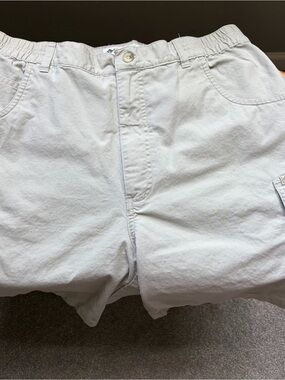 Women’s Light Gray Cargo Shorts with Elastic Waistband